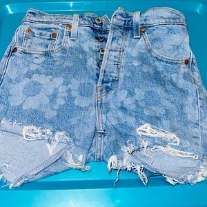 Levi’s 501 Shorts blossom print size 25